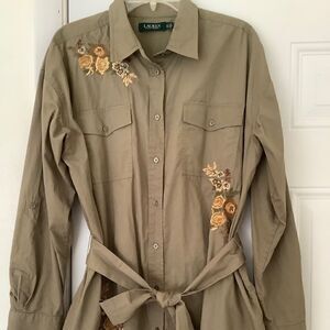 RALPH LAUREN FLORAL EMBROIDERED MILITARY WOMAN BUTTON DOWN SHIRT…